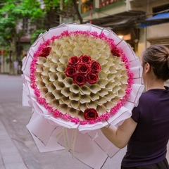 Bó Hoa Tiền 10K Gồm 86 Tờ Kết Hợp Hoa Baby Khô Và Hoa Hồng Nhũ Lãng Mạn