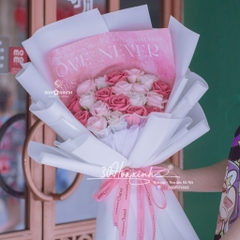 Bó hoa sáp màu hồng mix màu trắng kem
