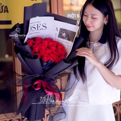 Bó hoa sáp màu đỏ dáng đứng