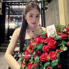 Bó Hoa sáp thơm màu đỏ kèm lá