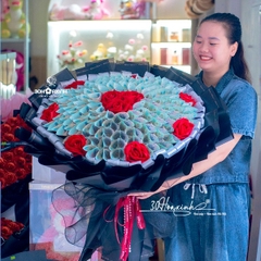 Bó hoa tiền 100 tờ 500k mix hoa hồng nhung