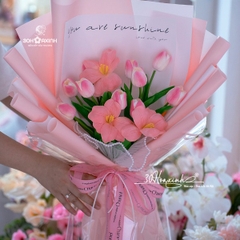 Hoa sáp Tulip đẹp dáng đứng