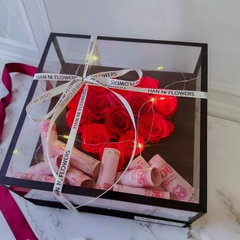 Hộp Hoa Tiền Trái Tim Lãng Mạn