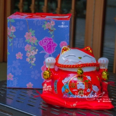 Mèo thần tài thuận buồn xuôi gió