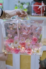 Hộp Vali Mika Tiền Kèm Hoa Sáp