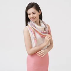 Khăn Lụa Vuông Trái Đào Trường Thọ