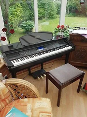 Piano Yamaha CVP98