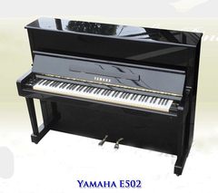 Piano Yamaha E502