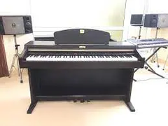 Piano Yamaha J5000