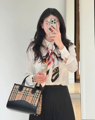 Túi Burberry Title