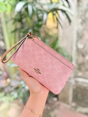 Túi Clutch Coach Hồng