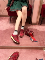 Giày sneaker Gucci đỏ