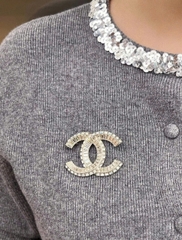 Cài áo Chanel