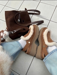 Sandal UGG Nâu Viền Lông