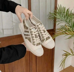 Sneaker Gucci Trắng Mono