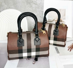 Trống Burberry Speedy Nâu Choco