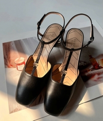 Giày Sandal Gucci Mary jane đen và be