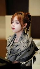 Khăn Louis Vuitton Neo Natte