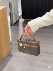 Túi Michael Kors Jana Logo