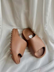 Dép Yeezy Slide