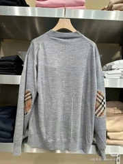 Cardigan Burberry Cổ Tim