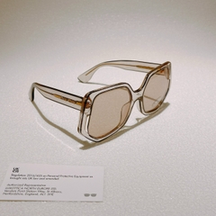 Kính Miu Miu