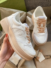 Giày Sneaker Gucci màu kem mix đế beige