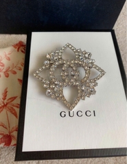 Cài áo Gucci