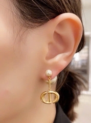 Bông tai Dior