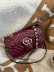 Túi đeo chéo Gucci marmont