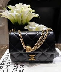 Chanel mini 8 cham tim