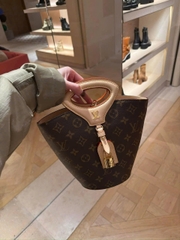 Túi xách Louis Vuitton Rivage