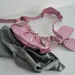 Túi Balenciaga Cagole hồng metallic đính đá