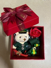 Hộp Quà Tặng Gấu Bông Hoa Hồng Kèm Vòng Tay Tặng Bạn Gái