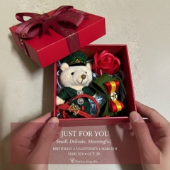 Hộp Quà Tặng Gấu Bông Hoa Hồng Kèm Vòng Tay Tặng Bạn Gái