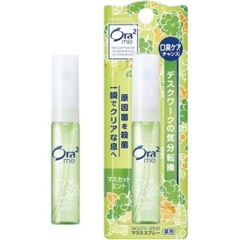 Xịt thơm miệng Sunstar Ora2 chai 6ml - hương nho bạc hà chai xanh lá