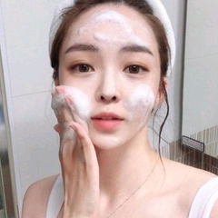 Xà Phòng Rửa Mặt Dưỡng Trắng Mịn Da Pelican Family Soap Horse Oil Chiết Xuất Từ Dầu Ngựa (80g)