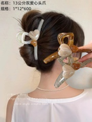 Kẹp tóc hai trái tim, kích thước 13 cm.