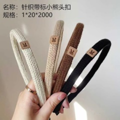 Bờm  tóc đan len có logo hình gấu