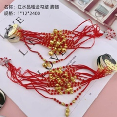 Lắc chân pha lê đỏ kết hợp với vàng mờ.