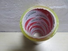 Băng keo dài 40m rộng 4.5cm.