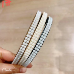 Bờm tóc ngọc trai đơn giản.