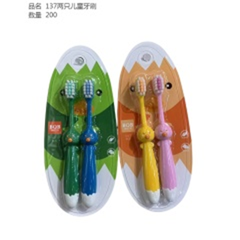 2 chiếc bàn chải đánh răng