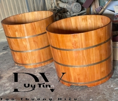 Bồn Tắm Đứng Bằng Gỗ Pơ Mu