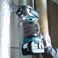 Máy siết bu lông dùng pin Makita DTW700Z