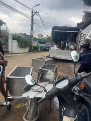 Xe Đẩy Cám: Thiết Bị Cần Thiết Để Tối Ưu Quy Trình Chăm Sóc Vật Nuôi