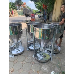 Máng Ăn Cho Heo: Giải Pháp Tối Ưu Chi Phí Và Hiệu Quả Chăn Nuôi