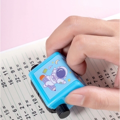 Con lăn phép tính cộng trừ nhân chia tự động cho bé máy tạo phép tính con dấu tạo phép toán thông minh cho bé thực hành
