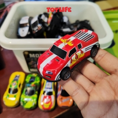 Bộ xe ô tô đua đồ chơi lên cót hợp kim 30 chi tiết kèm hộp đựng, thùng đồ chơi ô tô nhiều màu cho bé TOYLIFE