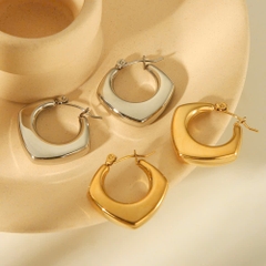 Naomi Hoops